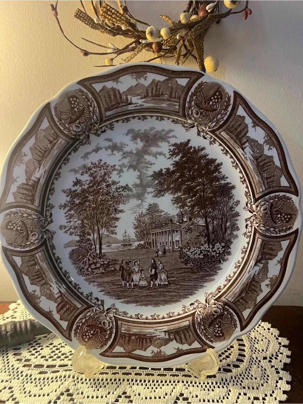 Ironstone J & G Meakin Americana; Brown and White Ironstone Dinner Plate; Englan